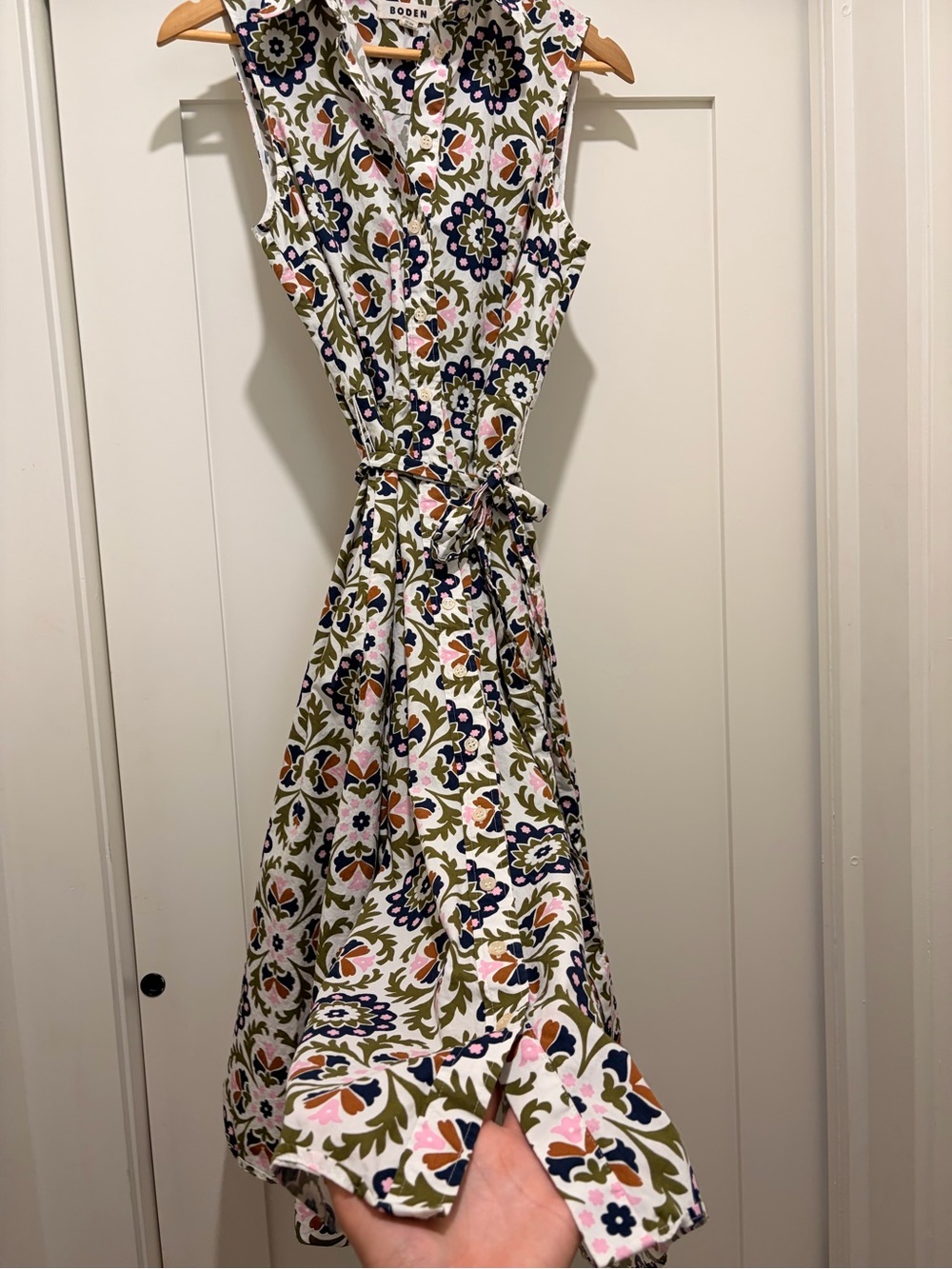 Boden Sleeveless Floral Midi Dress - Picture 7 of 15